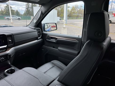 Used 2025 Chevrolet Silverado 1500 LT Trail Boss w/ Convenience Package II image 36