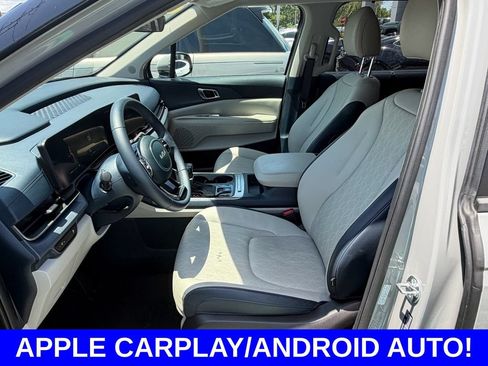 Used 2025 Kia Carnival EX FWD image 24