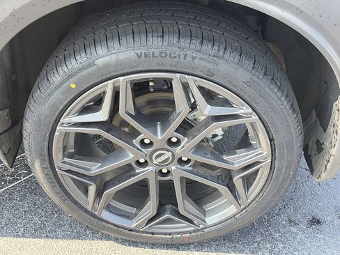Certified 2025 Nissan Kicks SR w/ SR Premium Package FWD image 9