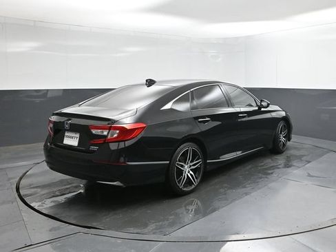 Used 2022 Honda Accord Touring image 8