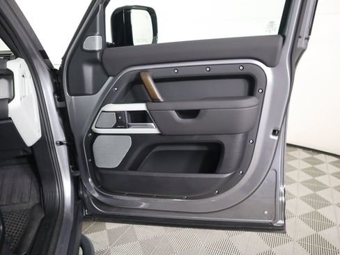 Used 2024 Land Rover Defender 130 S image 26