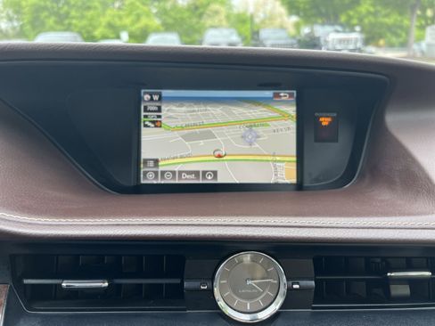 Used 2017 Lexus ES 350 w/ Luxury Package FWD image 20