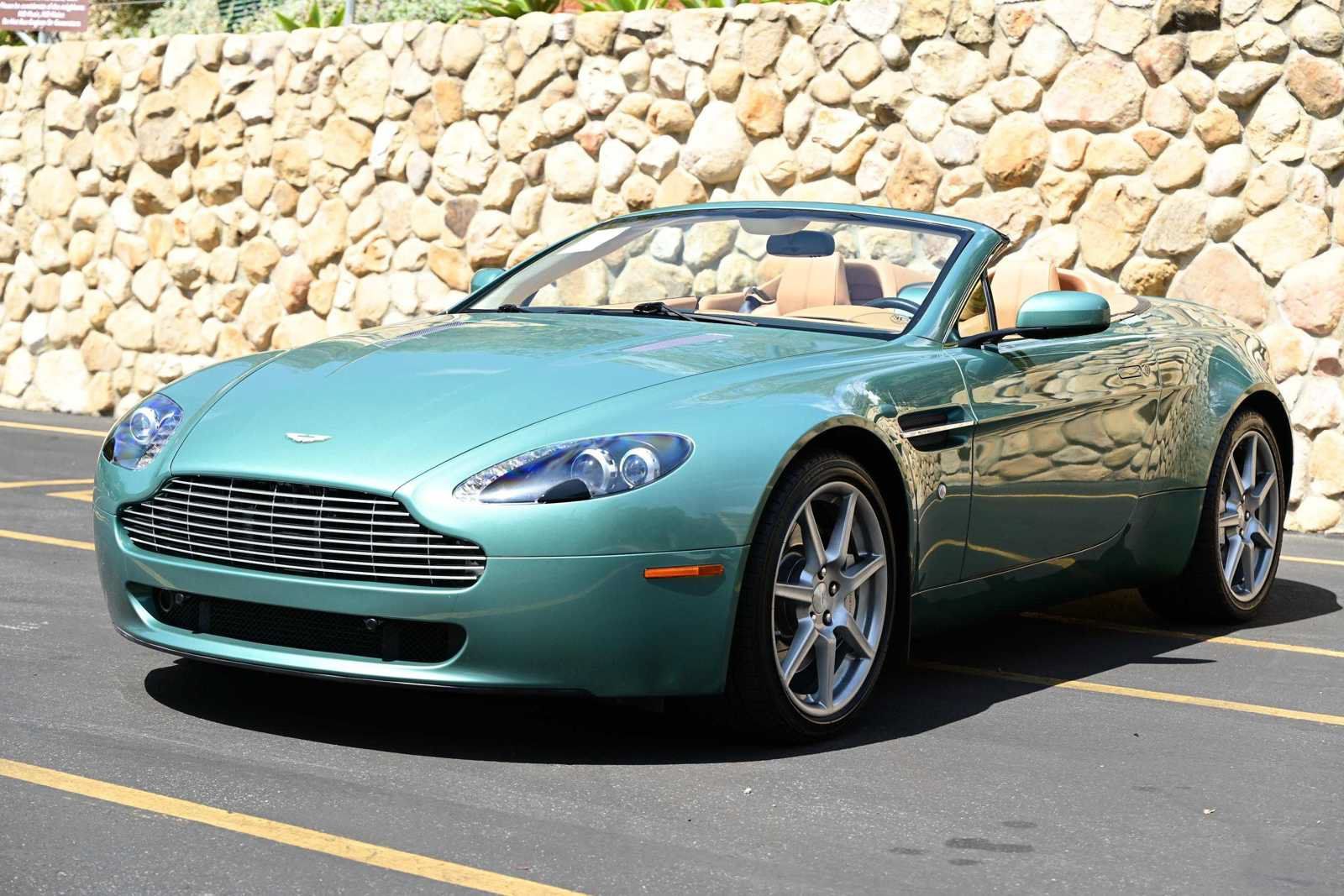 Used 2008 Aston Martin V8 Vantage Roadster RWD image 3