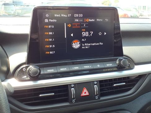 Certified 2024 Kia Forte LXS FWD image 16