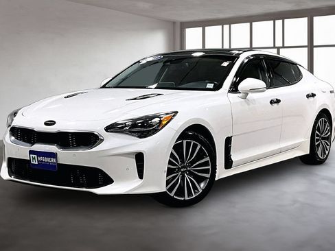 Used 2018 Kia Stinger Premium AWD/4WD image 1