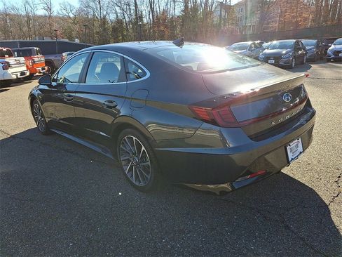 Used 2022 Hyundai Sonata Limited w/ Preferred Accessory Package image 5