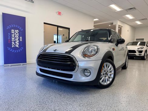 Used 2016 MINI Cooper 4-Door Hardtop FWD image 2