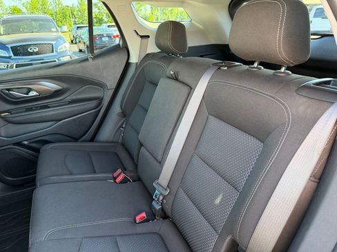 Used 2022 GMC Terrain SLE w/ Driver Convenience Package FWD image 14