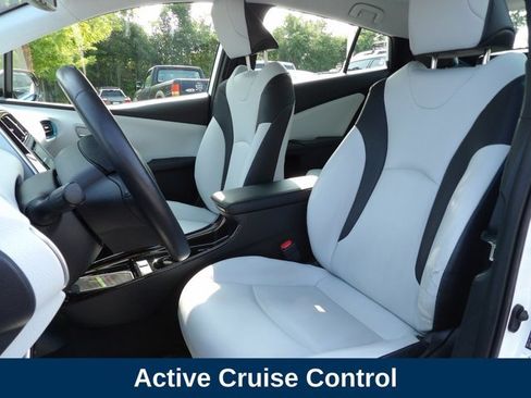Used 2019 Toyota Prius XLE AWD/4WD image 10