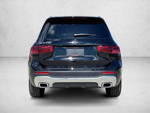 Used 2026 Mercedes-Benz GLB 250 image 4