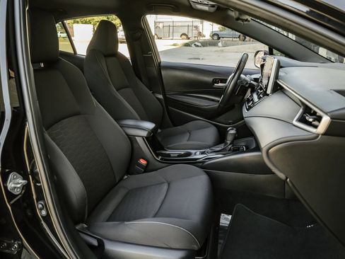 Used 2022 Toyota Corolla Hatchback image 32