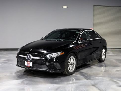 Used 2020 Mercedes-Benz A 220 image 3