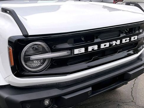 Used 2024 Ford Bronco Outer Banks image 31