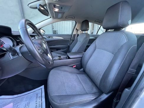 Used 2018 Buick Regal Preferred FWD image 10
