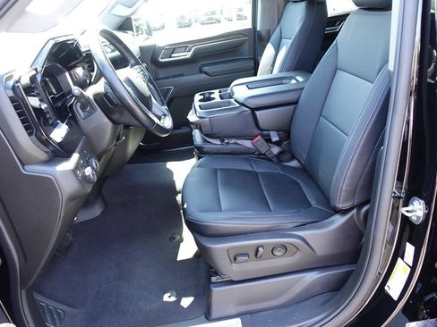 Used 2024 Chevrolet Silverado 1500 LT AWD/4WD image 18