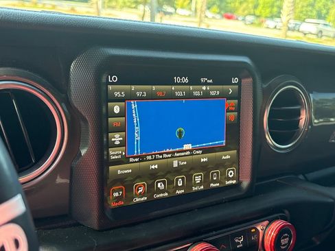 Used 2023 Jeep Wrangler Unlimited Sahara AWD/4WD image 16
