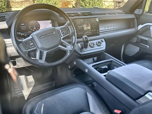 Used 2024 Land Rover Defender 130 X-Dynamic SE image 13