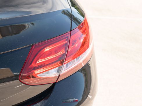 Used 2018 Mercedes-Benz C 300 4MATIC Cabriolet image 37