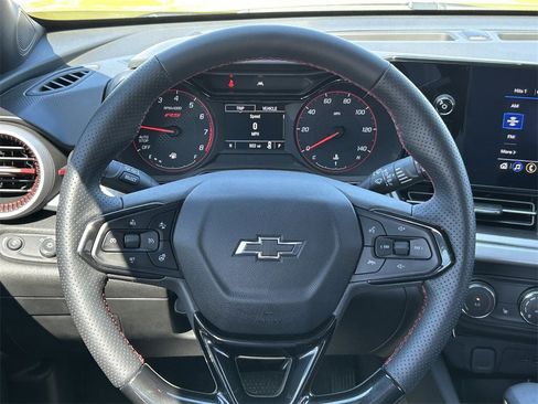 Used 2025 Chevrolet Trax RS w/ Driver Confidence Package image 28