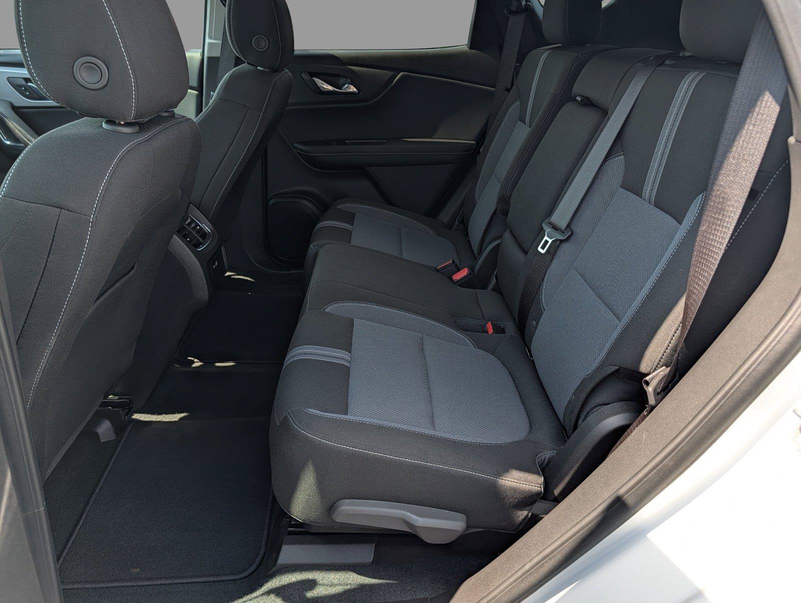 Certified 2025 Chevrolet Blazer LT FWD image 31