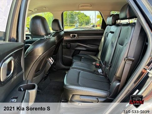 Used 2021 Kia Sorento S AWD/4WD image 28