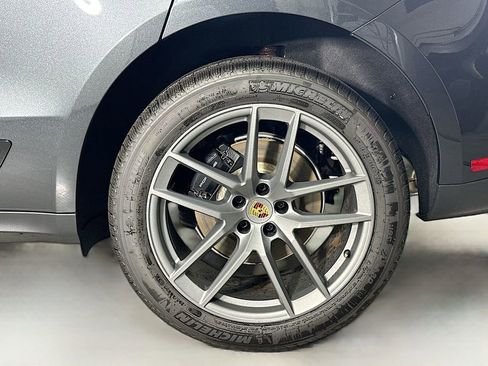 New 2026 Porsche Macan image 34