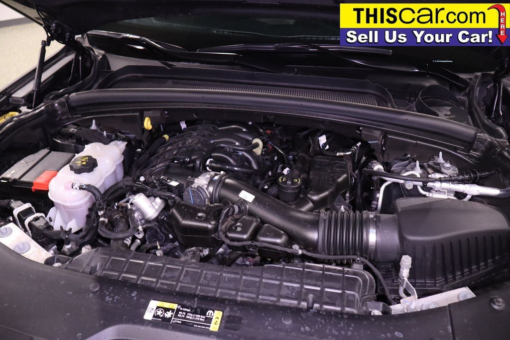 Used 2025 Jeep Grand Cherokee Laredo RWD image 35
