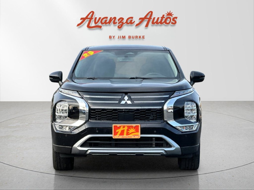 Used 2025 Mitsubishi Outlander SE AWD/4WD image 8