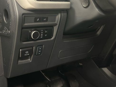 Used 2024 Ford Expedition Max XLT image 18