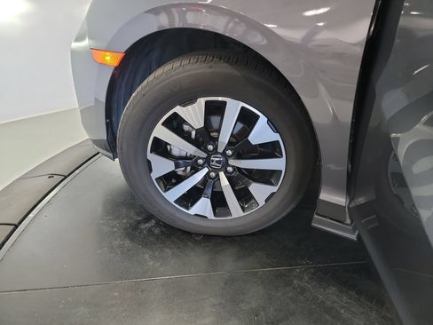 Used 2025 Honda Odyssey EX-L image 30