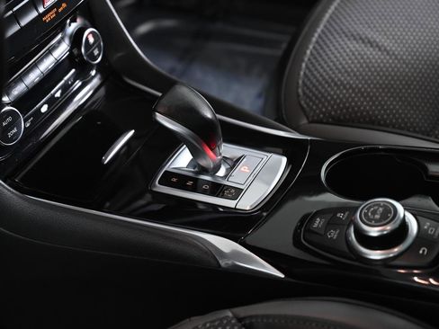 Used 2019 INFINITI QX30 Premium w/ Navigation Package image 18