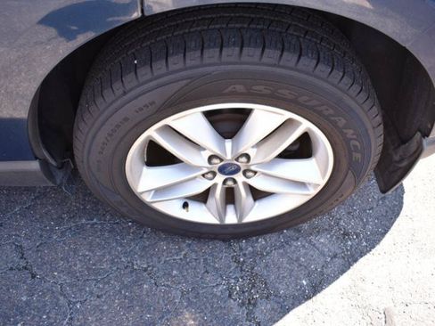 Used 2017 Ford Edge SEL w/ Equipment Group 201A AWD/4WD image 23