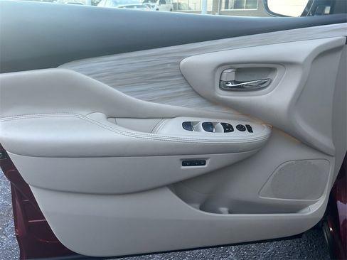 Used 2015 Nissan Murano SL w/ SL Technology Package image 11