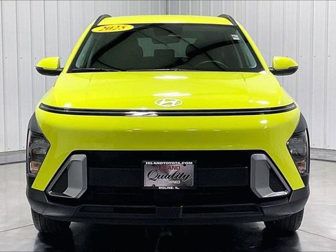 Used 2025 Hyundai Kona SEL image 2