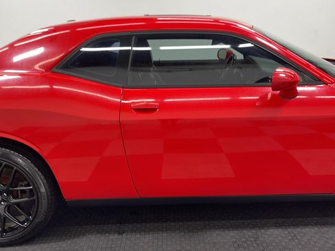 Used 2015 Dodge Challenger SXT w/ Super Sport Group (SS/T) RWD image 18