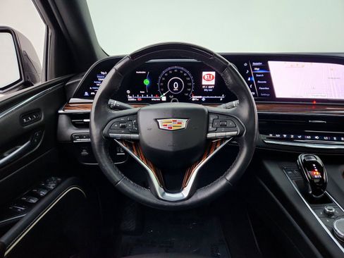 Used 2024 Cadillac Escalade Premium Luxury image 20