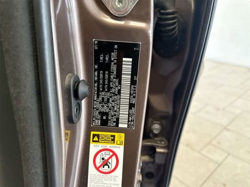 Used 2018 Toyota Highlander Limited image 40