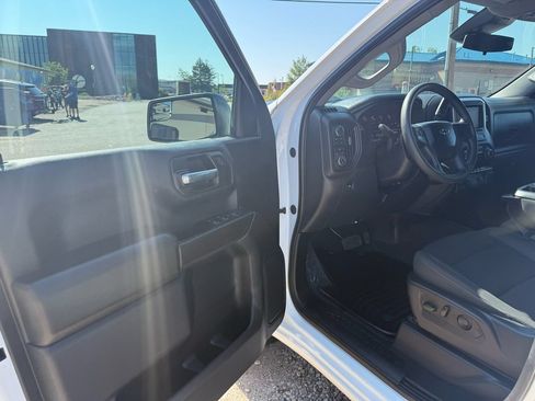 Used 2024 Chevrolet Silverado 1500 Custom Trail Boss w/ LPO, Dark Essentials Package AWD/4WD image 13