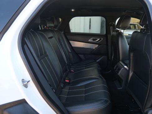 Used 2022 Land Rover Range Rover Velar R-Dynamic S image 12