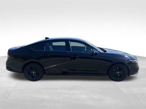 Used 2025 Honda Accord SE image 7