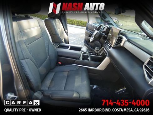 Used 2025 Toyota Tundra Limited AWD/4WD image 32
