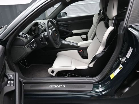 Certified 2025 Porsche 718 Cayman GT4 RS RWD image 8