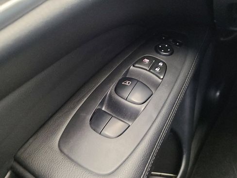 Used 2020 Nissan Pathfinder S AWD/4WD image 27