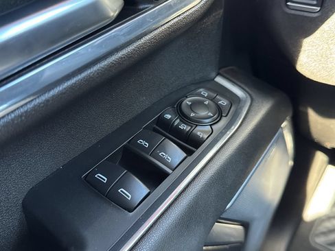Used 2024 Chevrolet Silverado 2500 High Country w/ Technology Package AWD/4WD image 38