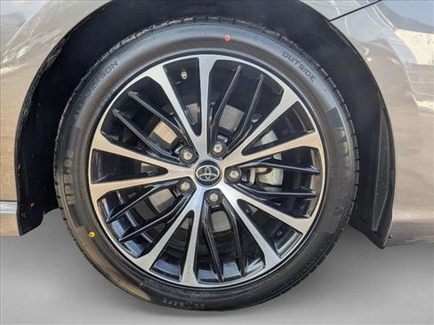 Used 2019 Toyota Camry SE image 23