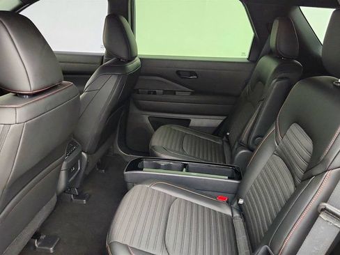 Used 2025 Nissan Pathfinder Rock Creek AWD/4WD image 19
