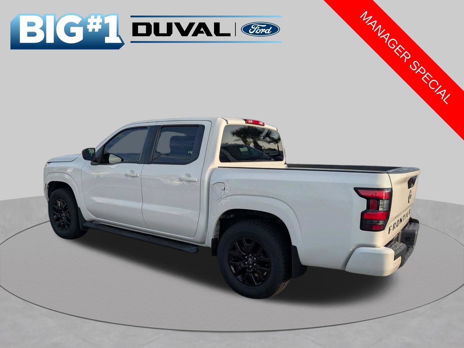 Used 2023 Nissan Frontier SV w/ Midnight Edition Package RWD image 6