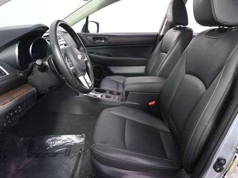 Used 2017 Subaru Outback 2.5i Limited AWD/4WD image 13