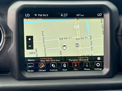 Used 2021 Jeep Gladiator Overland AWD/4WD image 14