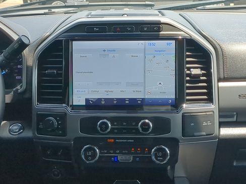 Certified 2022 Ford F250 Platinum w/ FX4 Off-Road Package AWD/4WD image 16